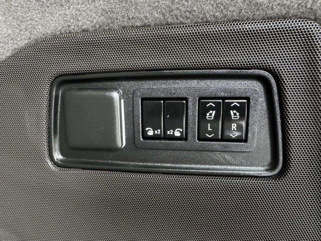 Used 2021 Cadillac Escalade Premium Luxury image 38