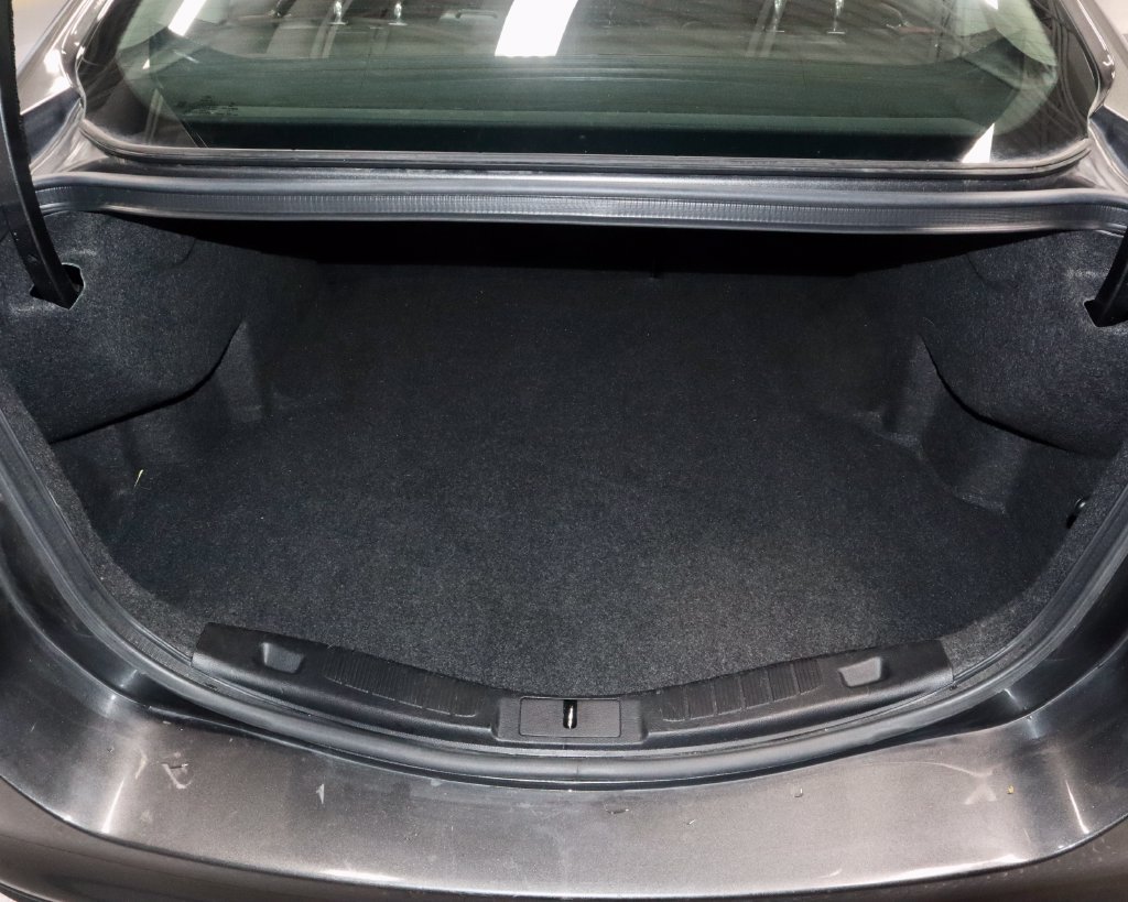 Used 2018 Ford Fusion SE FWD image 14