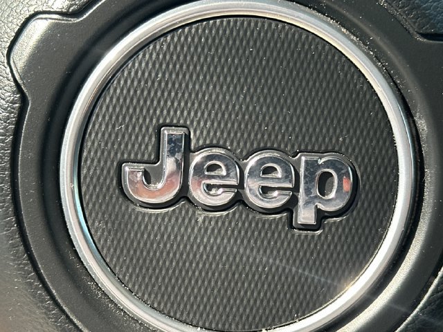 Used 2025 Jeep Wrangler Sport AWD/4WD image 26