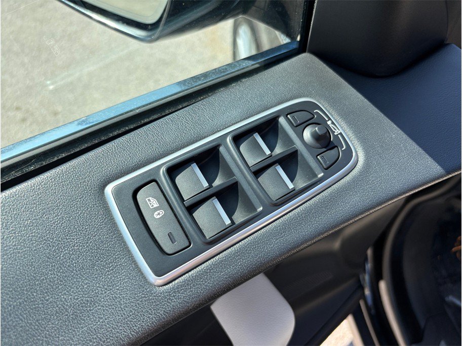 Used 2020 Jaguar F-PACE Prestige AWD/4WD image 22