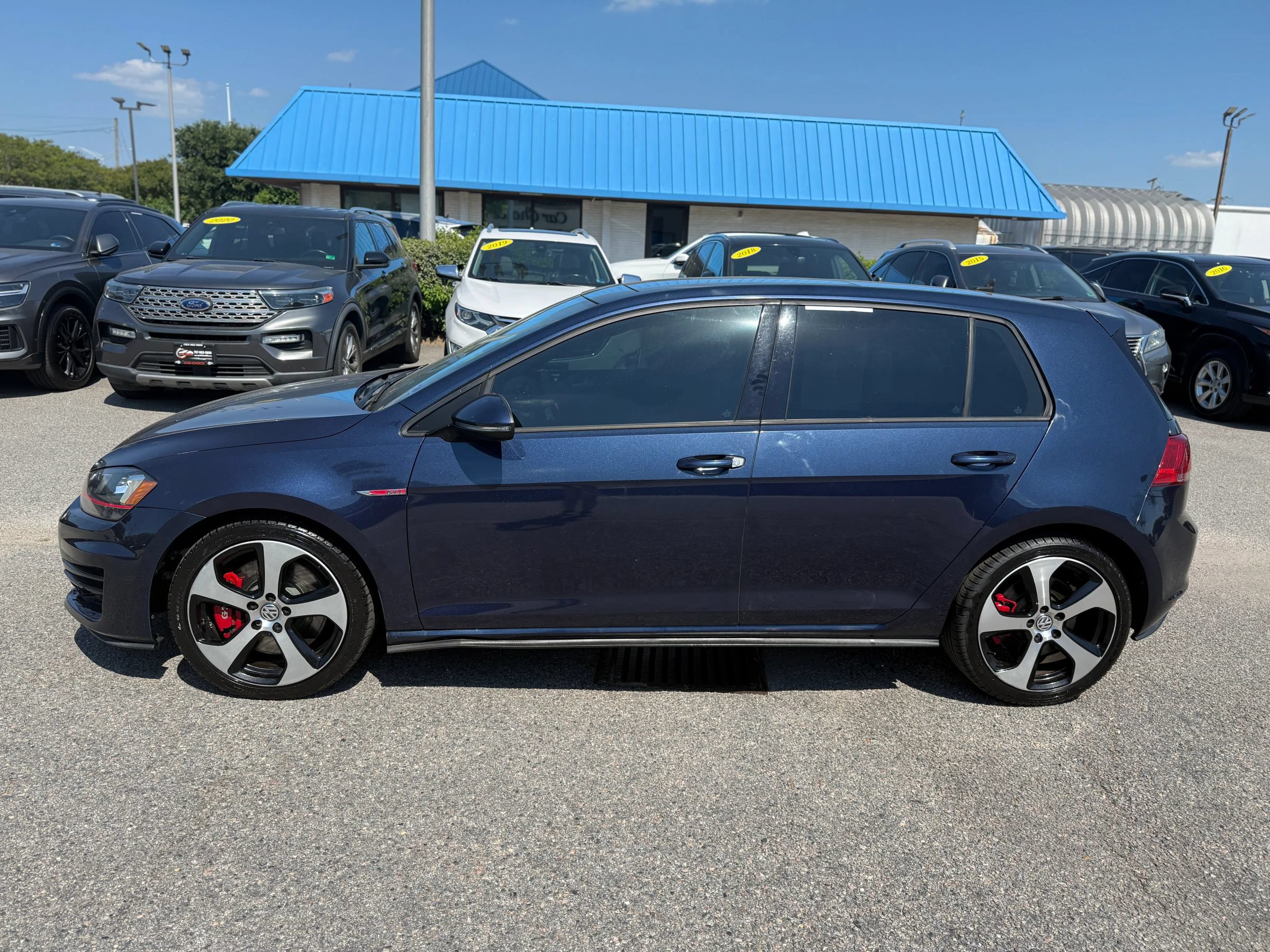 Used 2016 Volkswagen GTI Autobahn w/ Lighting Package (SEL) FWD image 3