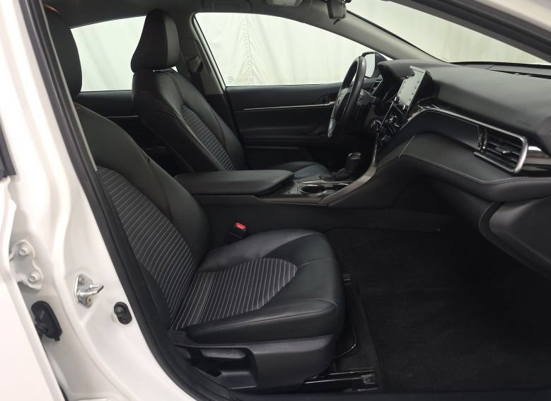 Used 2024 Toyota Camry SE FWD image 17