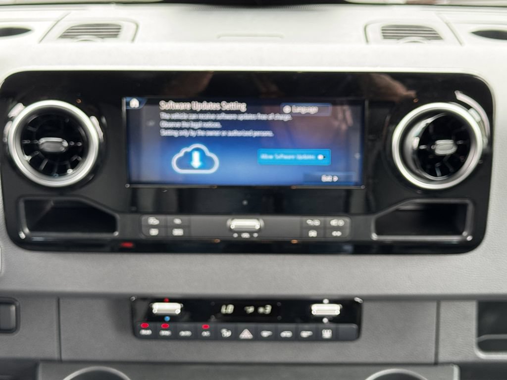 New 2025 Mercedes-Benz Sprinter 2500 image 21