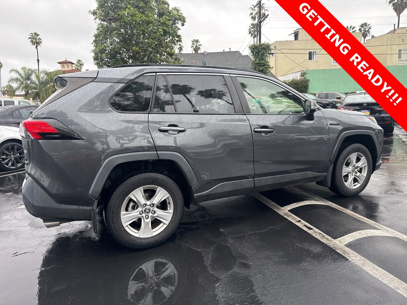 Used 2020 Toyota RAV4 LE image 7