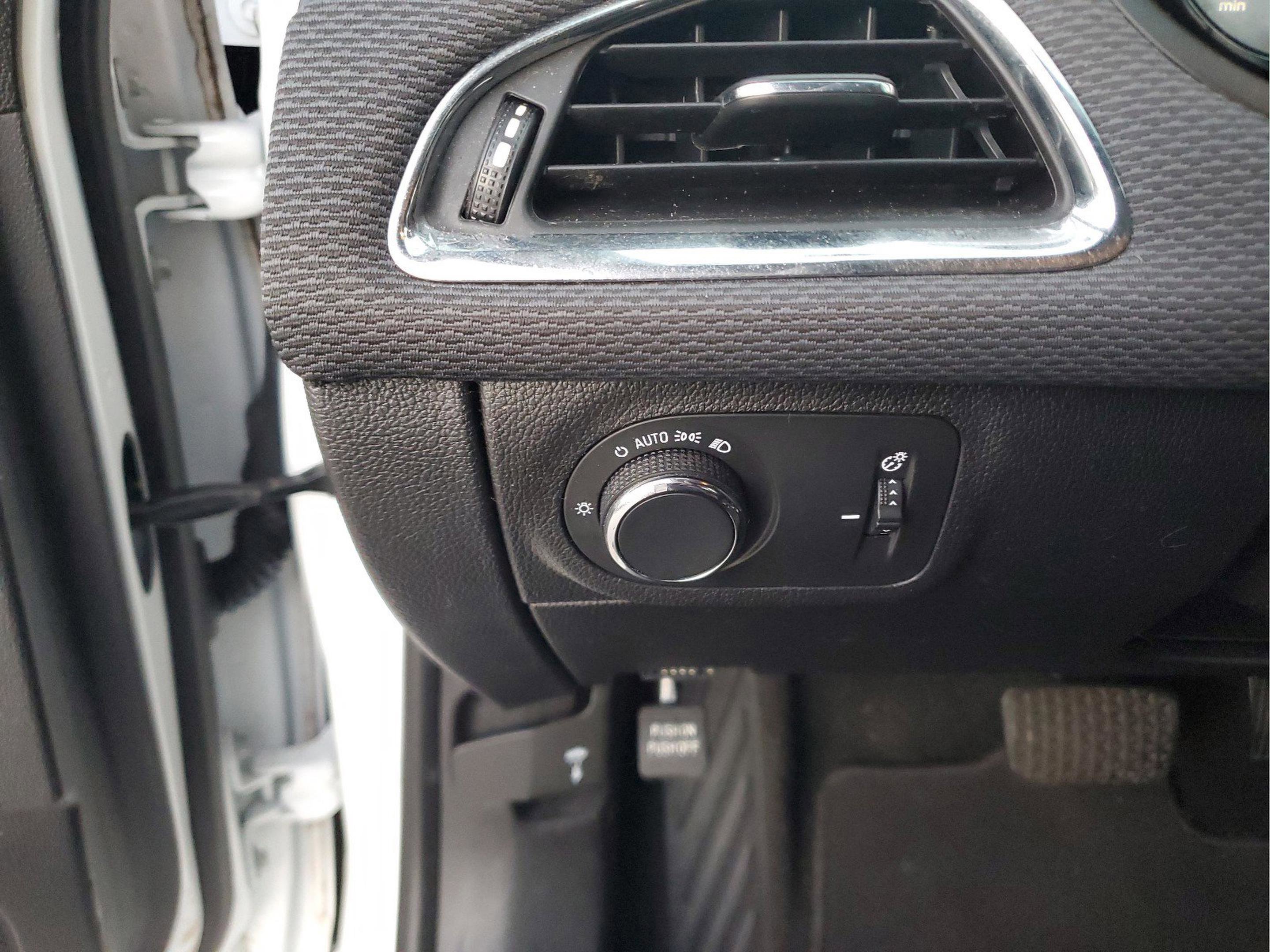 Used 2019 Chevrolet Cruze LS w/ LS Convenience Package image 25