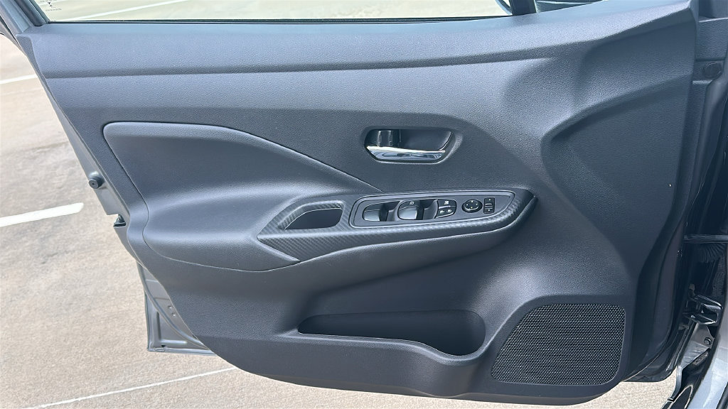 Used 2025 Nissan Versa SV FWD image 19