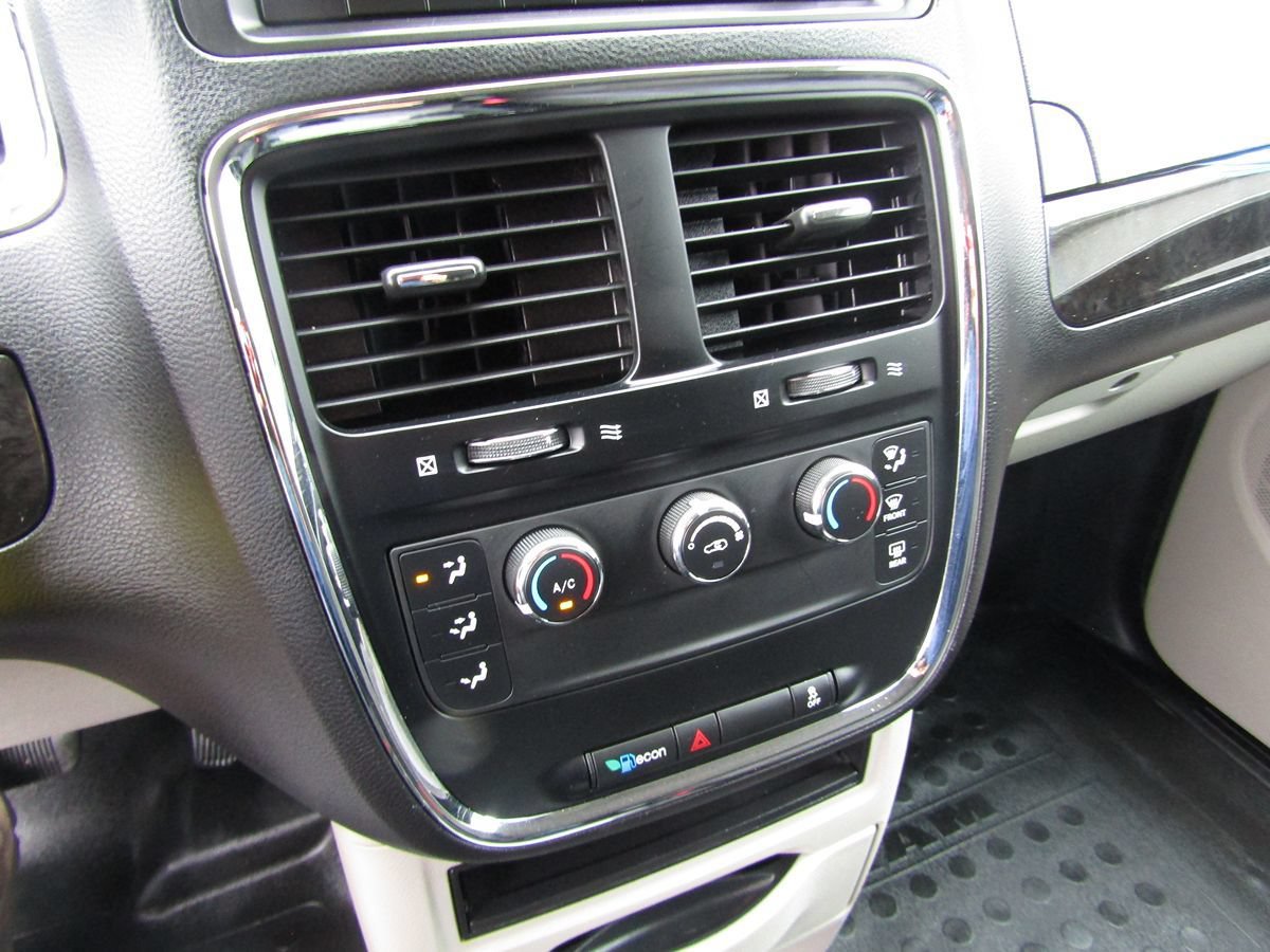 Used 2013 RAM C/V Tradesman FWD image 14