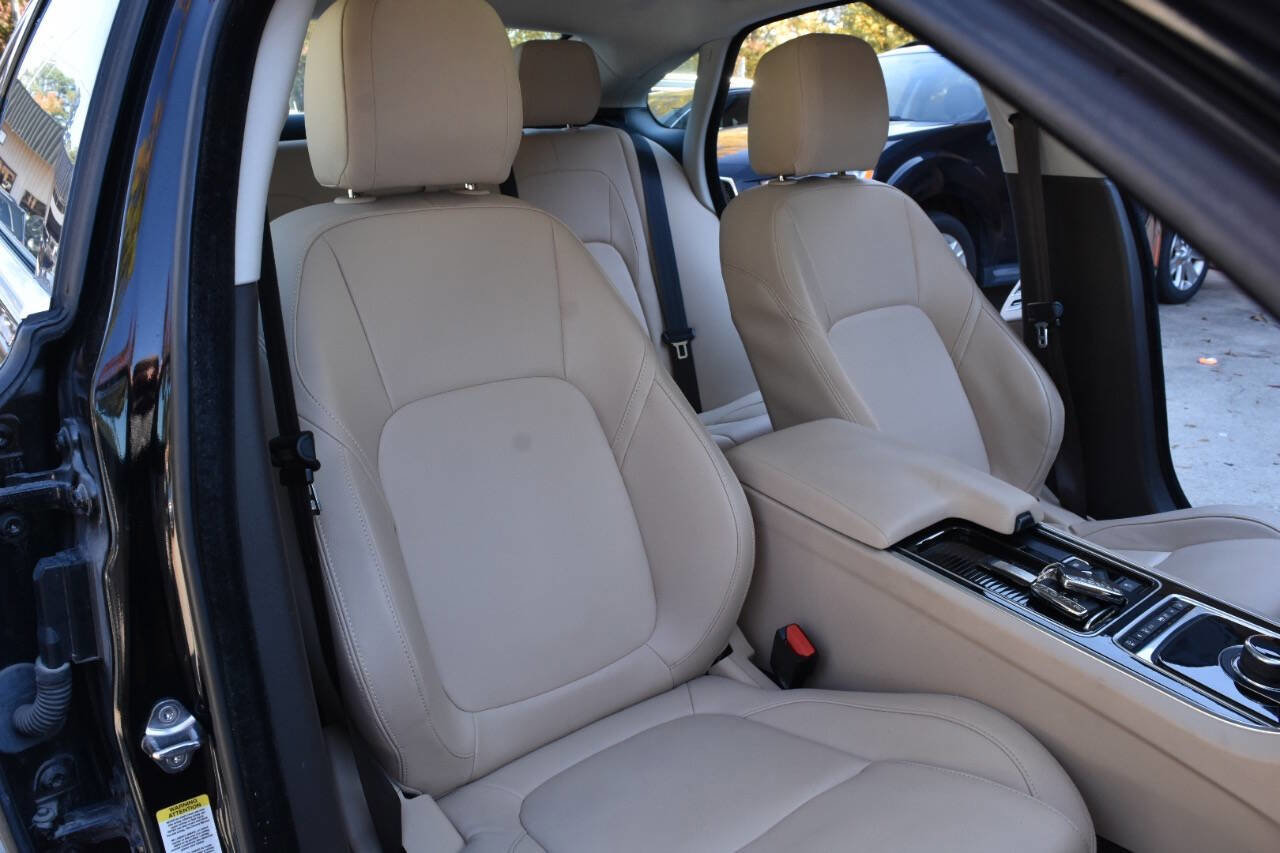 Used 2017 Jaguar XF Premium image 56