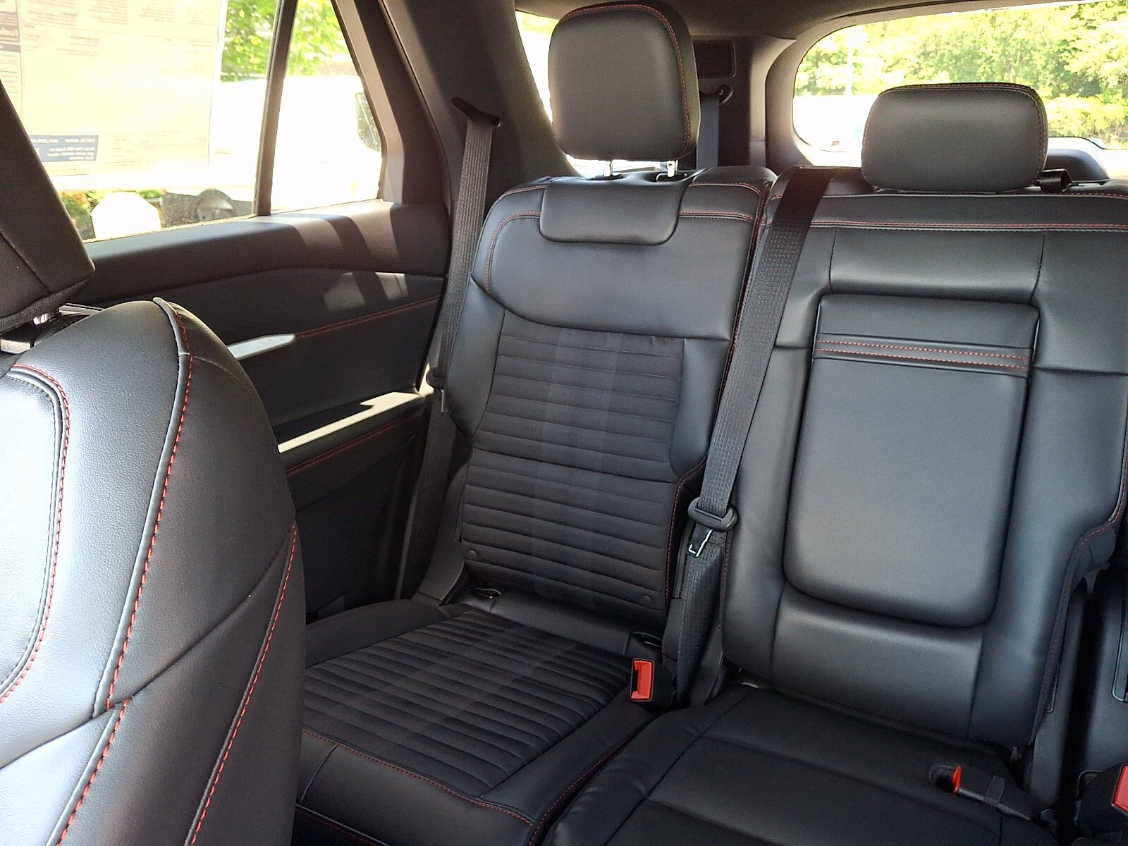New 2026 Ford Explorer ST-Line w/ ST-Line Street Pack AWD/4WD image 10