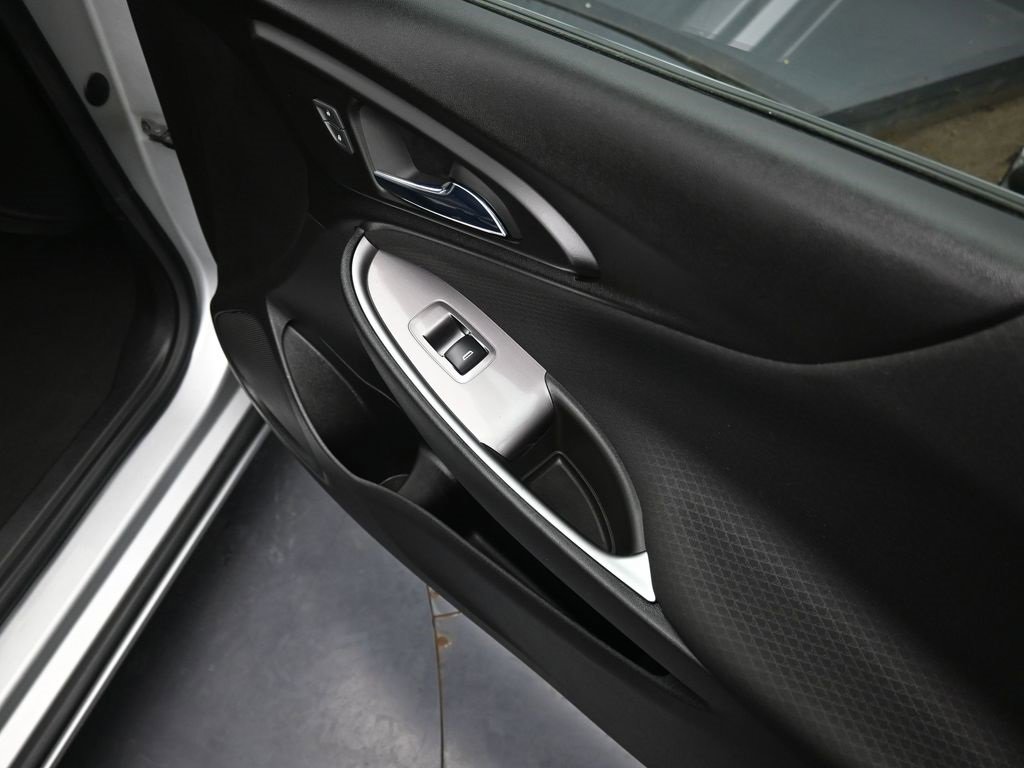 Used 2019 Chevrolet Malibu RS image 31