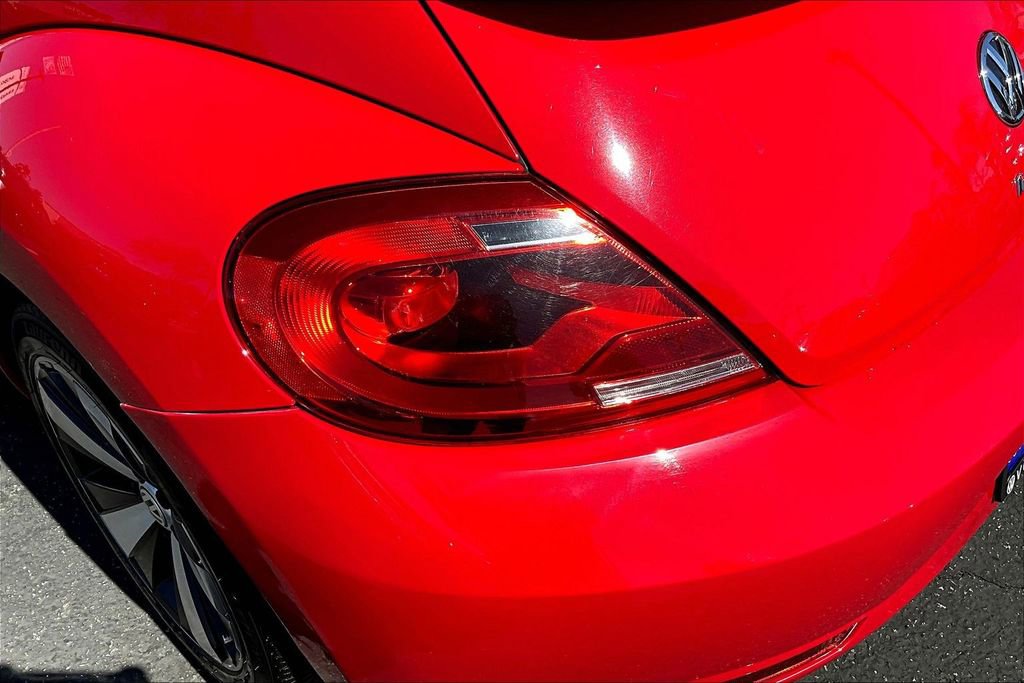 Used 2014 Volkswagen Beetle R-Line image 20