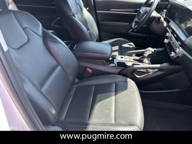 Used 2025 Kia Telluride LX FWD image 13