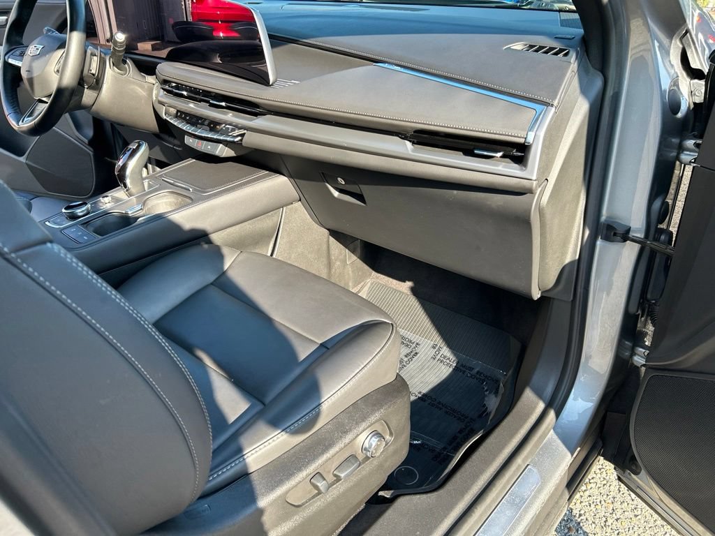 Used 2025 Cadillac XT4 Premium Luxury AWD/4WD image 24