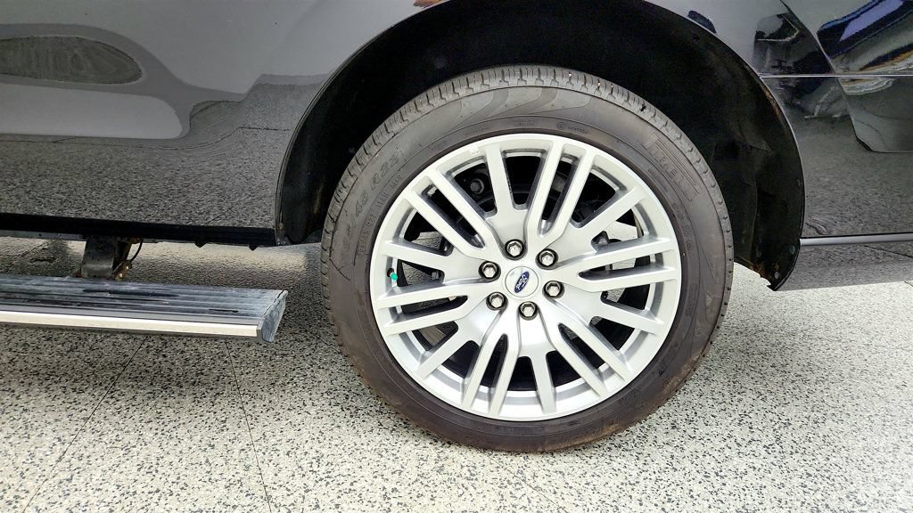 Used 2024 Ford Expedition Platinum AWD/4WD image 9