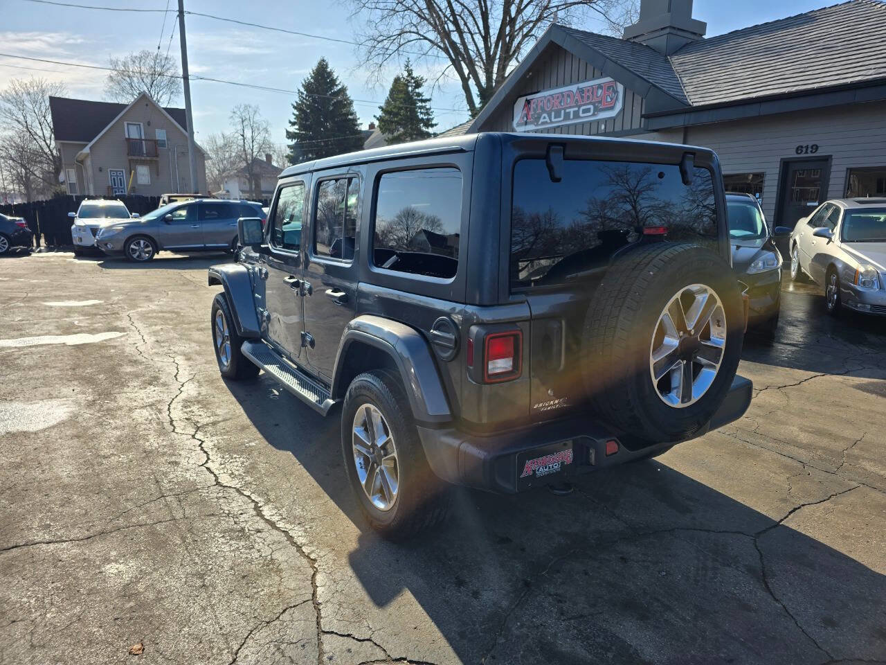 Used 2019 Jeep Wrangler Unlimited Sahara image 5