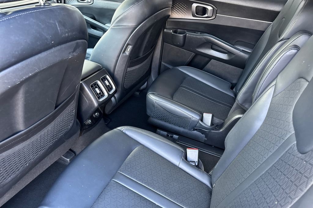 Used 2022 Kia Sorento S image 5
