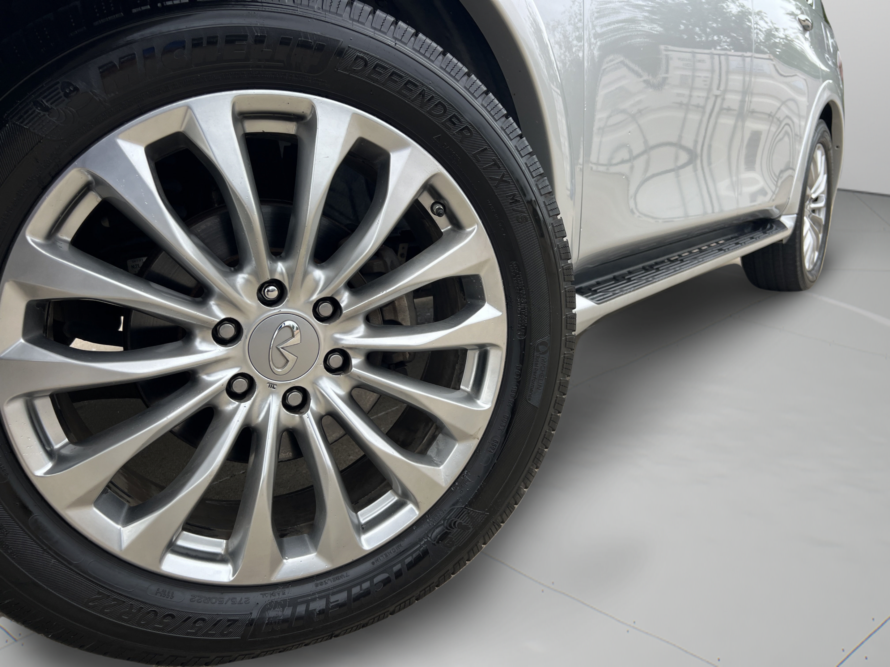 Used 2015 INFINITI QX80 2WD w/ Deluxe Technology Package image 32