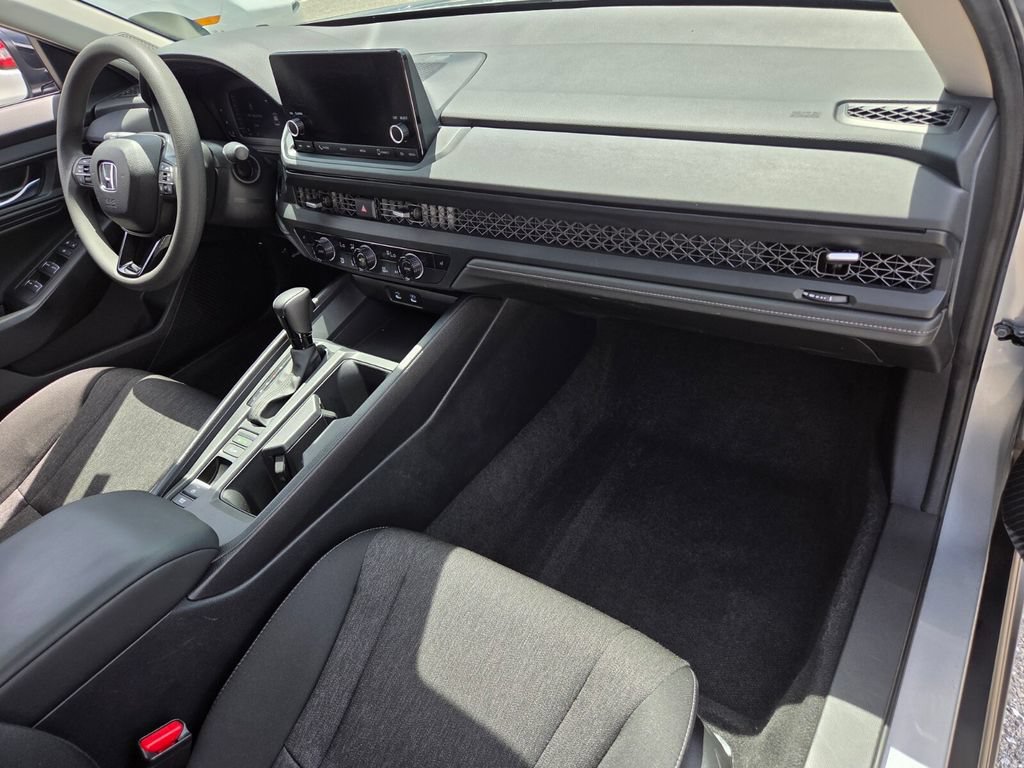 Certified 2025 Honda Accord SE image 18