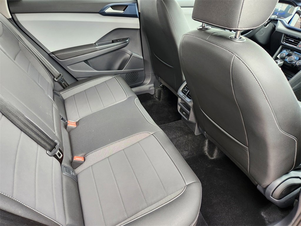 New 2024 Volkswagen Taos SE image 27