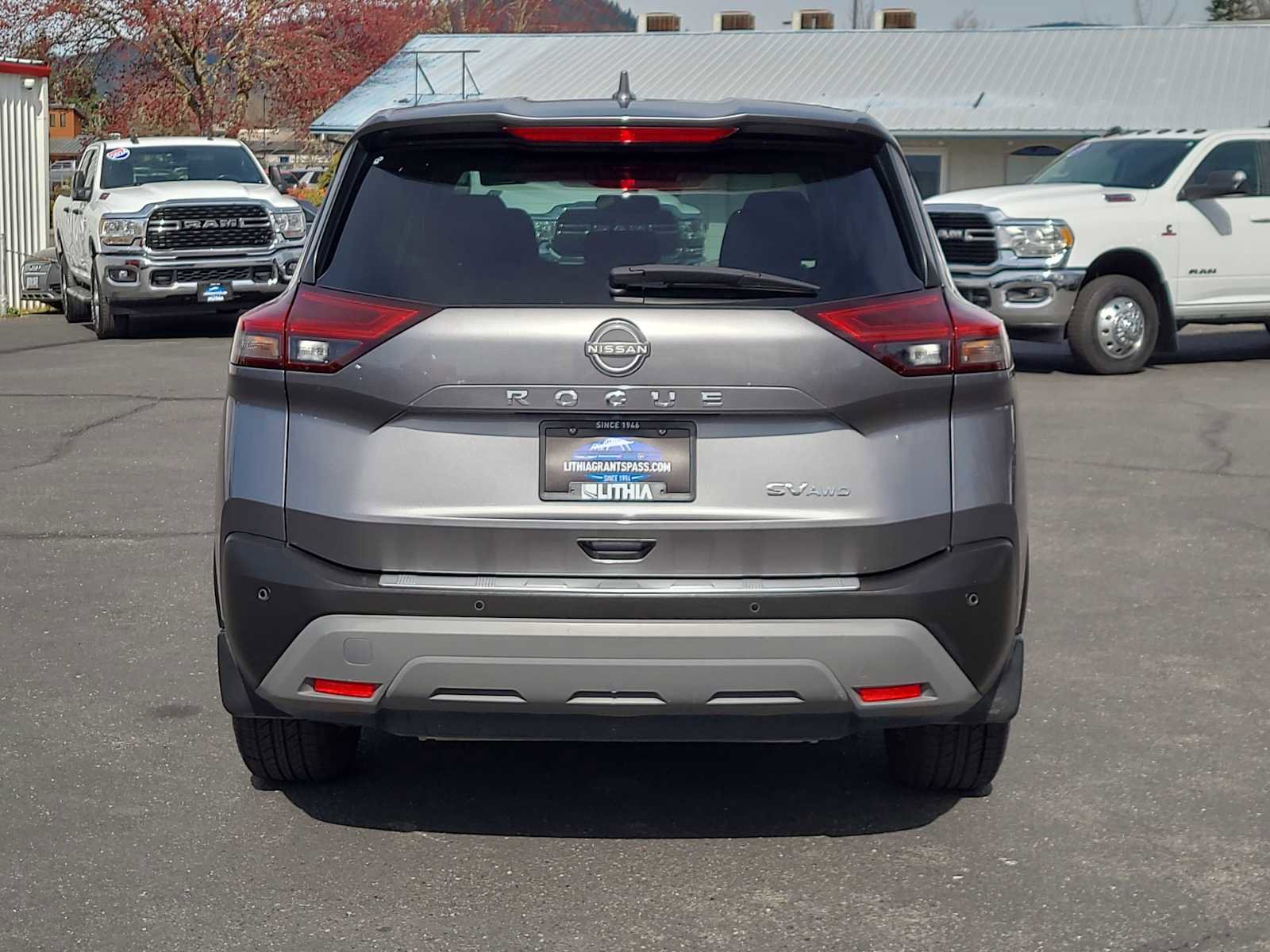 Used 2023 Nissan Rogue SV image 13