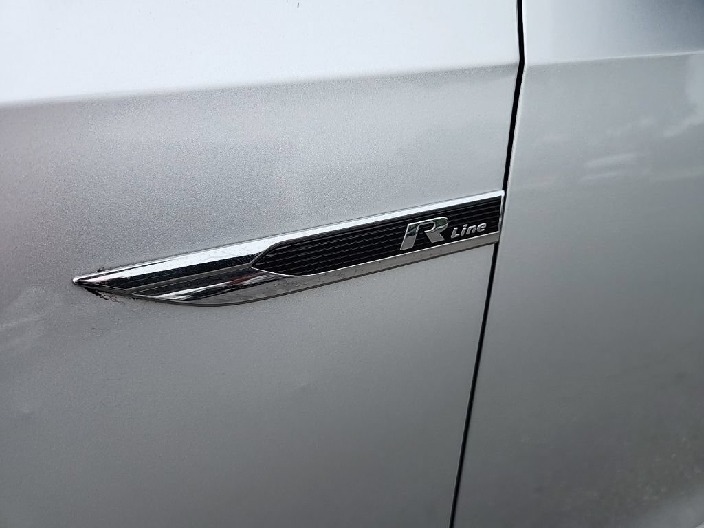 Used 2018 Volkswagen Passat 2.0T R-Line FWD image 10