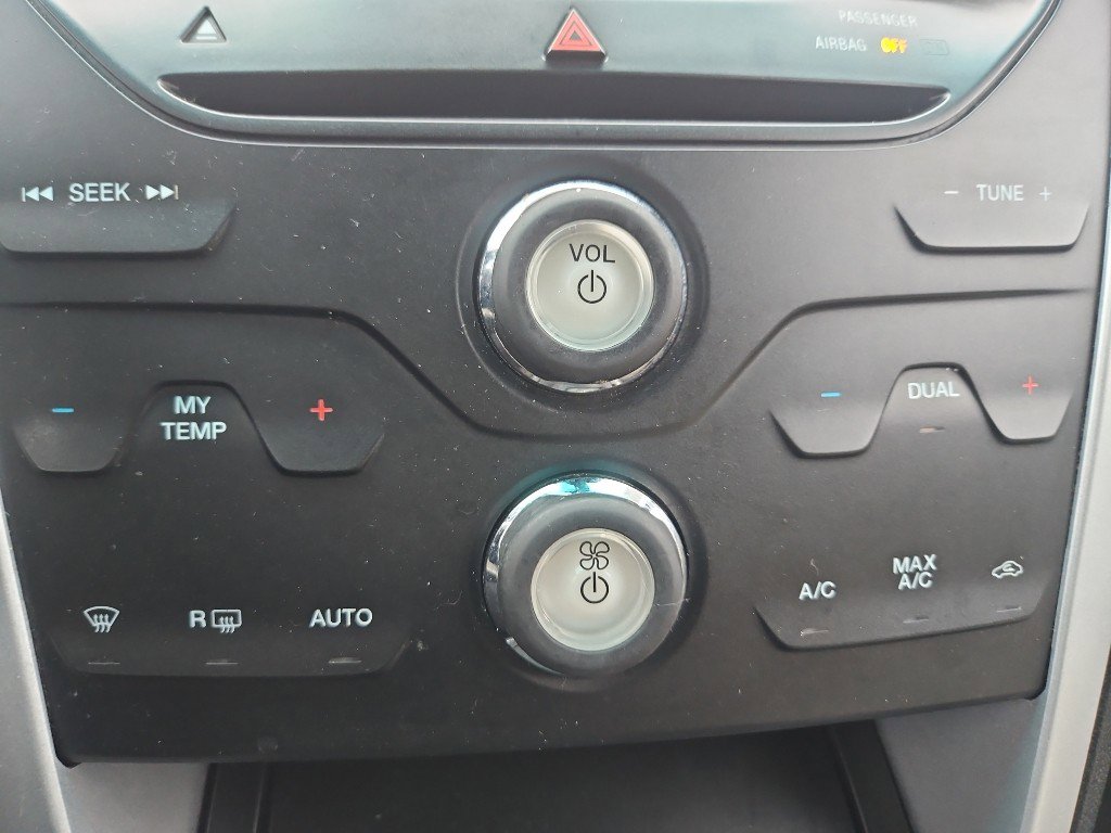 Used 2015 Ford Explorer XLT w/ Equipment Group 202B image 17