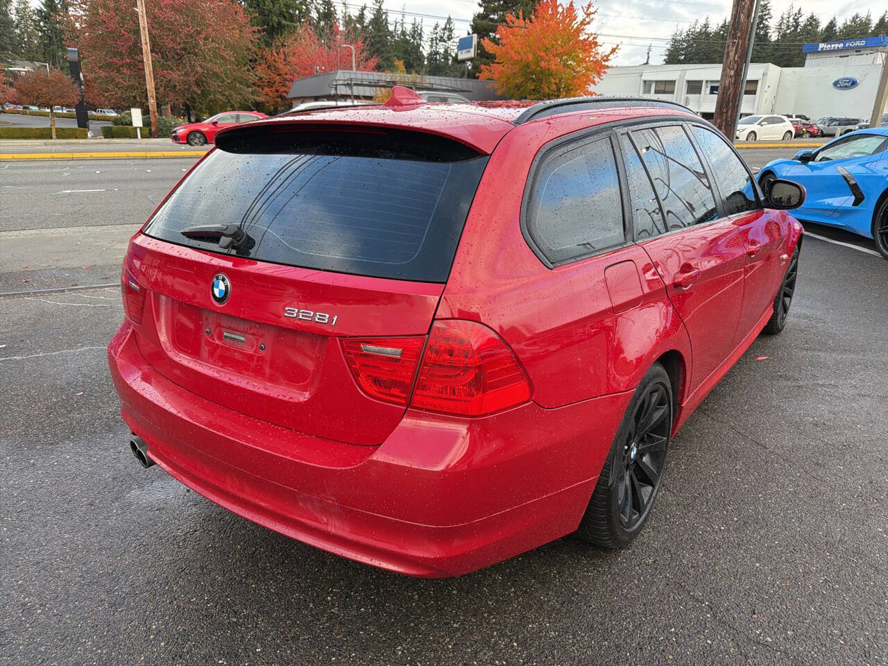 Used 2011 BMW 328i xDrive Wagon image 6