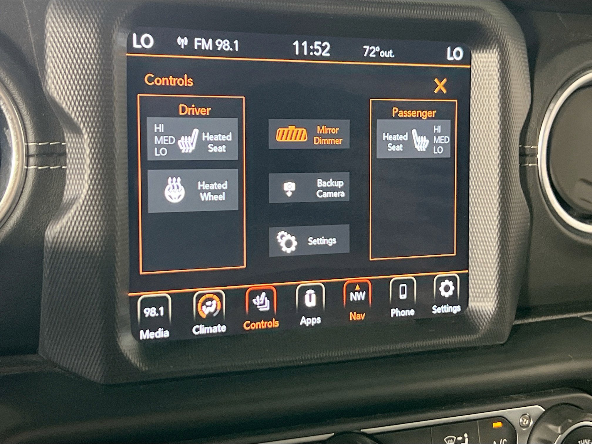 Used 2020 Jeep Wrangler Unlimited Sahara AWD/4WD image 20