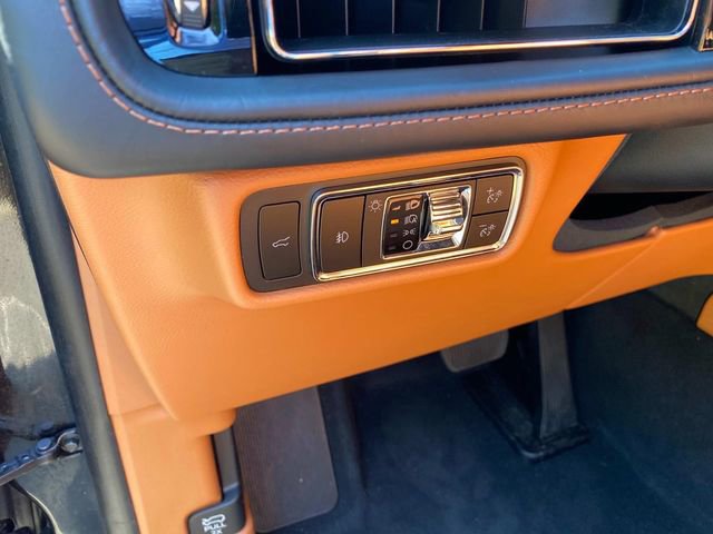 Certified 2023 Lincoln Aviator Black Label w/ Class IV Trailer Tow Package AWD/4WD image 15