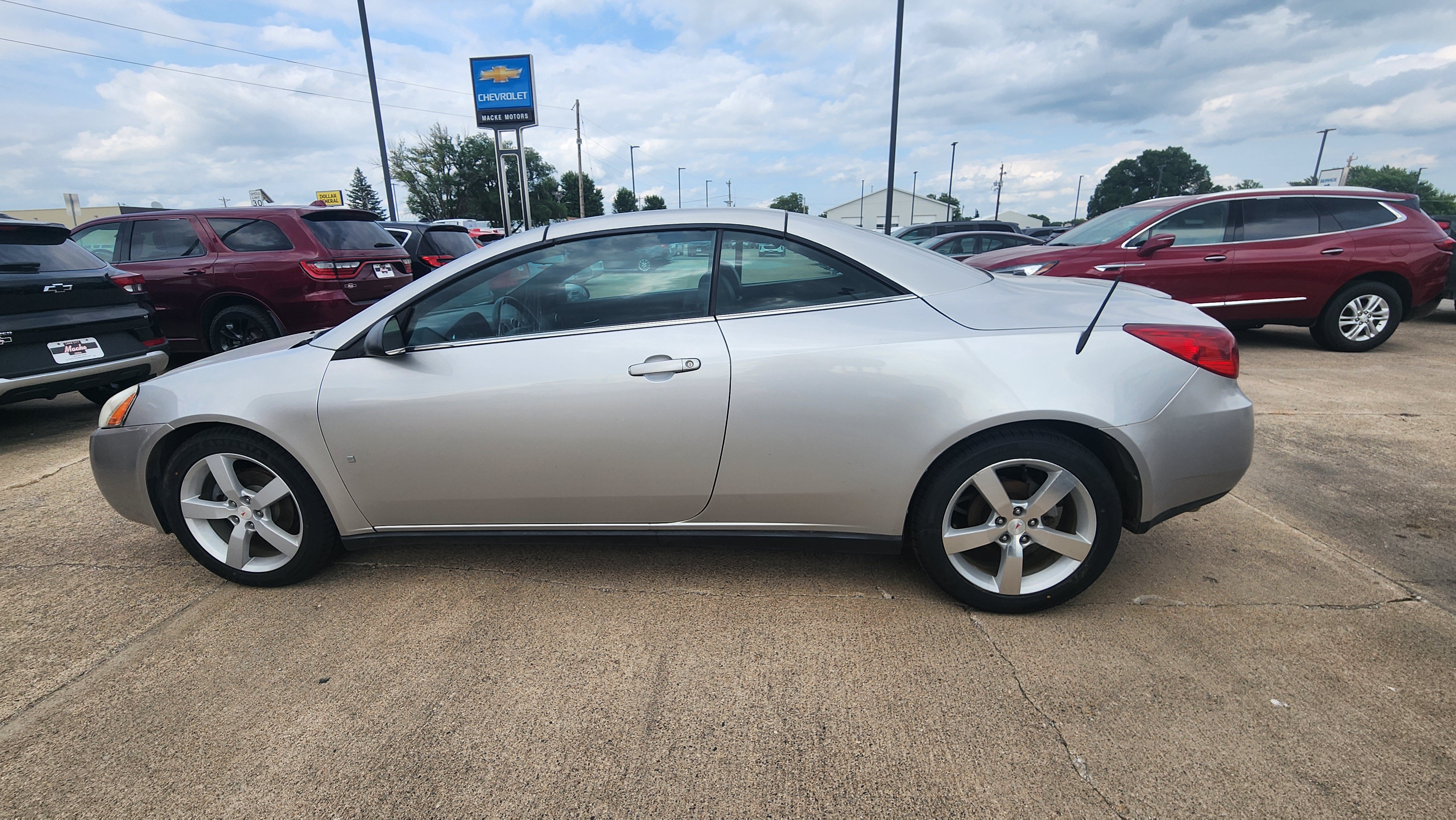Used 2007 Pontiac G6 GT w/ Sport Package FWD image 4