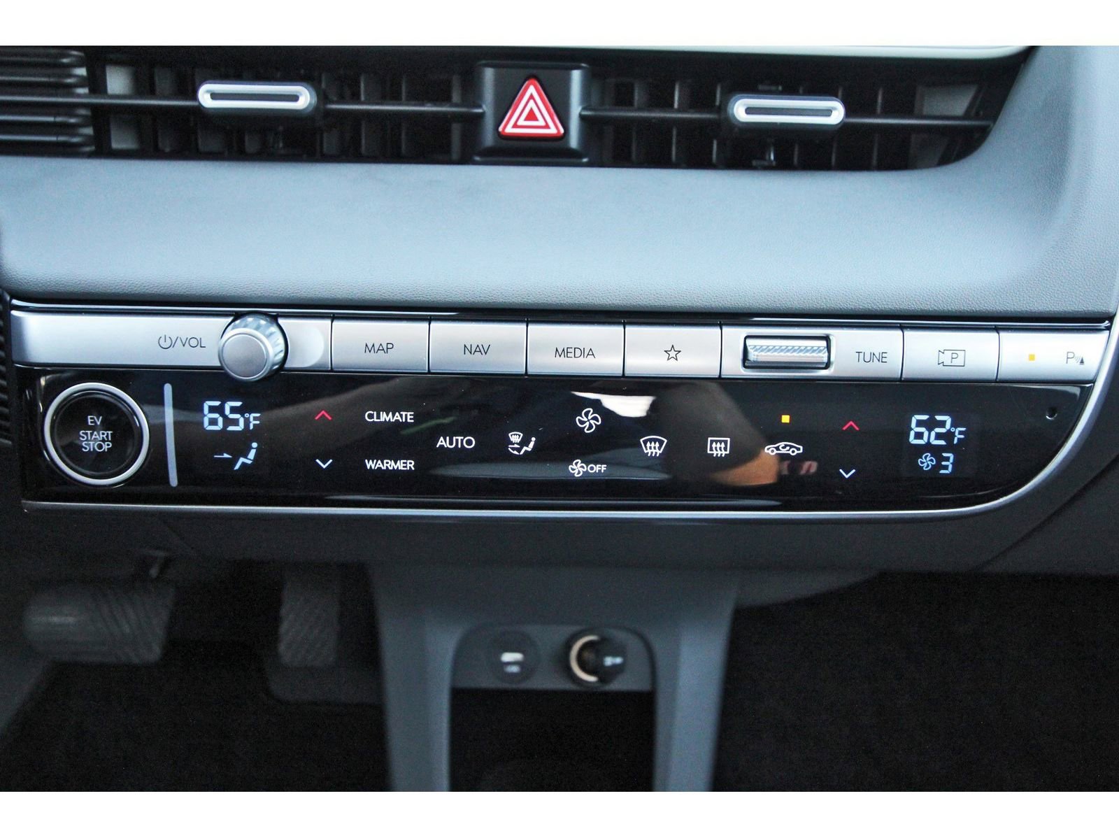 Used 2024 Hyundai Ioniq 5 SEL image 27