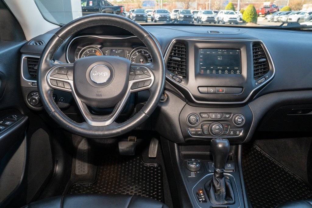 Used 2019 Jeep Cherokee Latitude Plus w/ Comfort/Convenience Group image 7