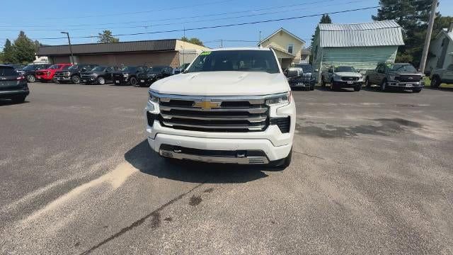 Used 2023 Chevrolet Silverado 1500 High Country w/ High Country Premium Package image 3