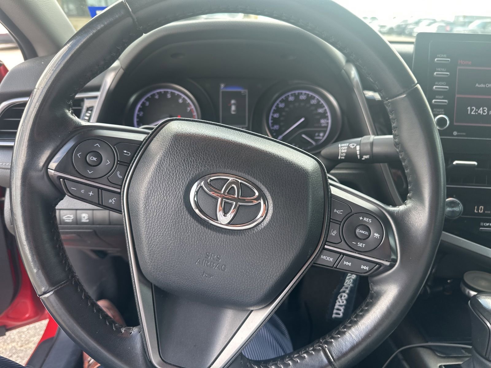Used 2022 Toyota Camry SE FWD image 15