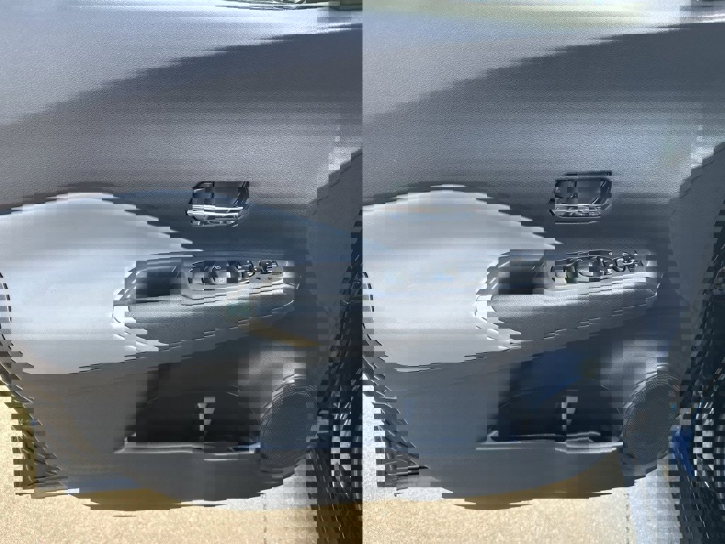 Used 2024 Nissan Kicks SR w/ SR Premium Package image 13