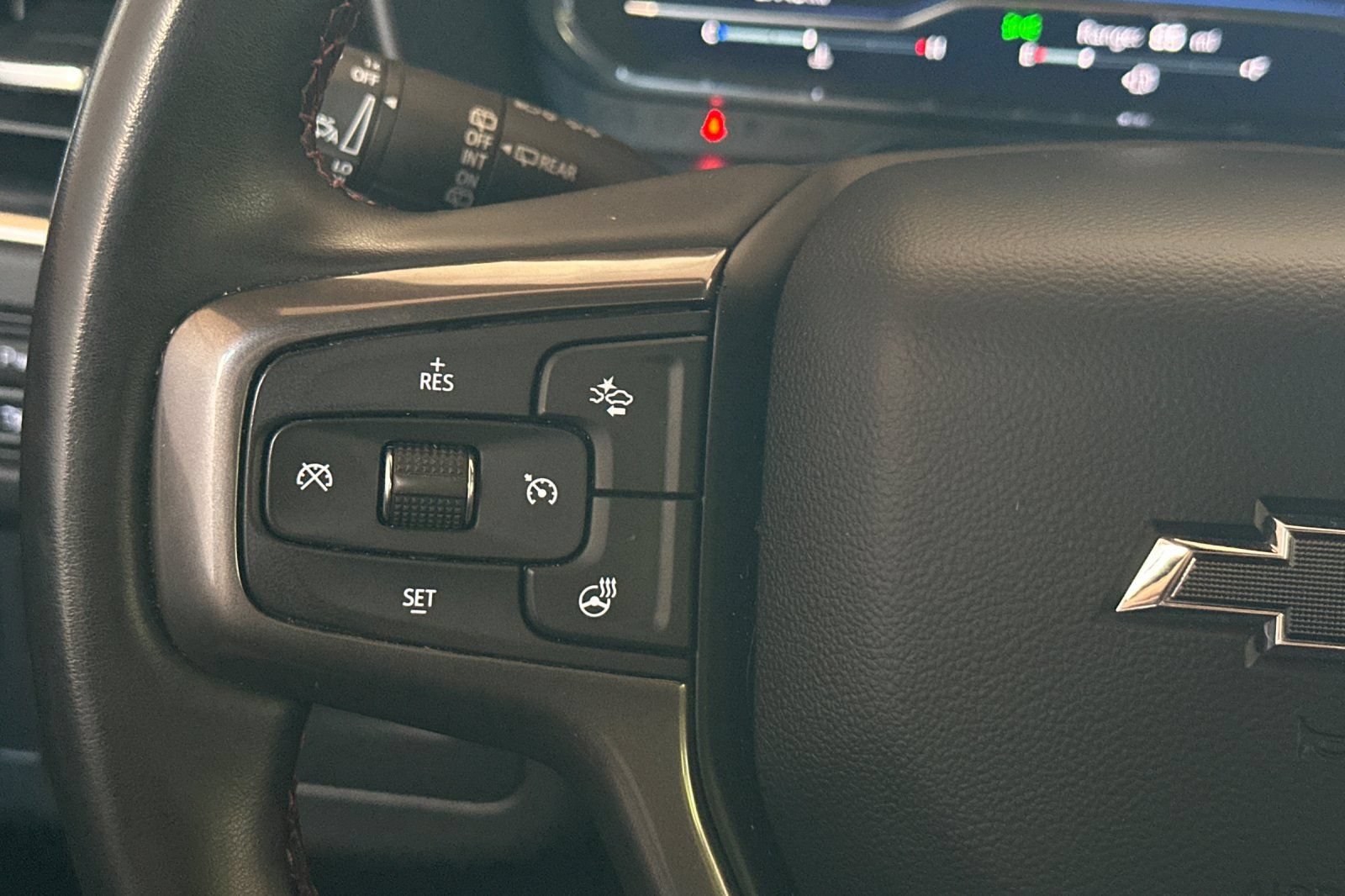 Used 2024 Chevrolet Suburban RST w/ Luxury Package AWD/4WD image 33