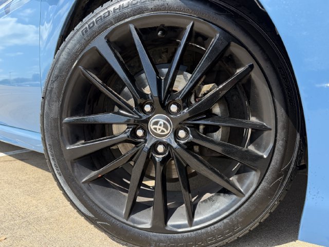 Used 2023 Toyota Camry XSE FWD image 9