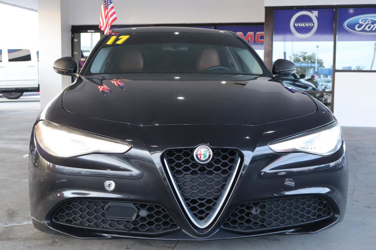 Used 2017 Alfa Romeo Giulia RWD image 11