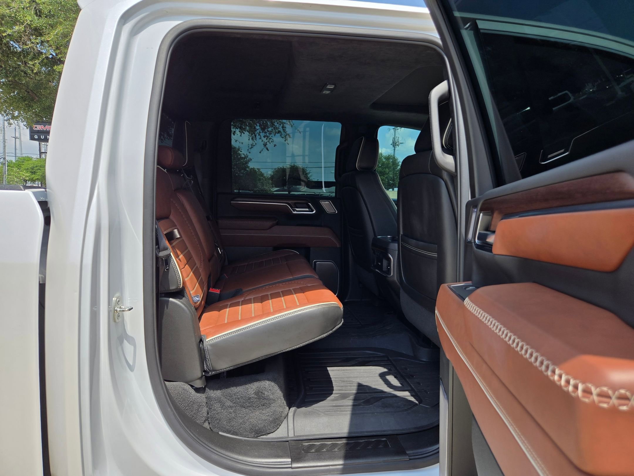 Used 2024 GMC Sierra 2500 Denali Ultimate AWD/4WD image 22