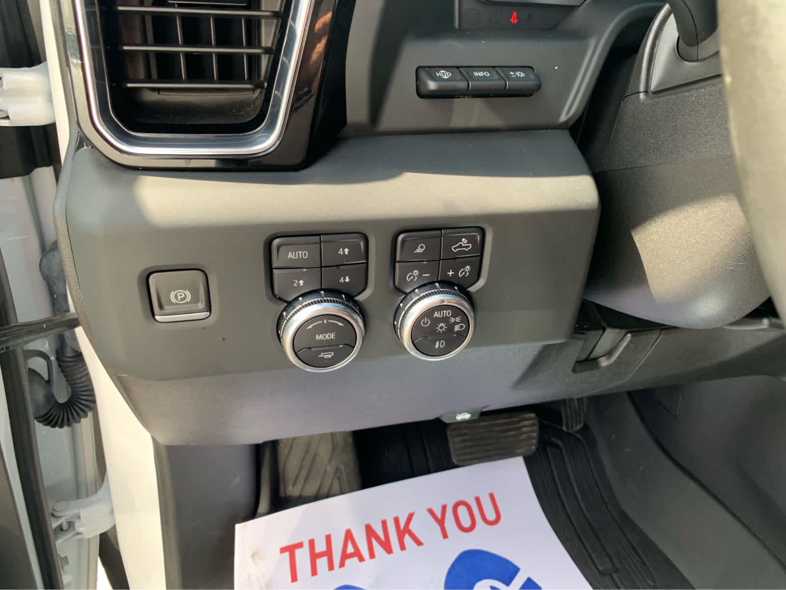 Used 2024 GMC Sierra 2500 Denali w/ Denali Reserve Package AWD/4WD image 14