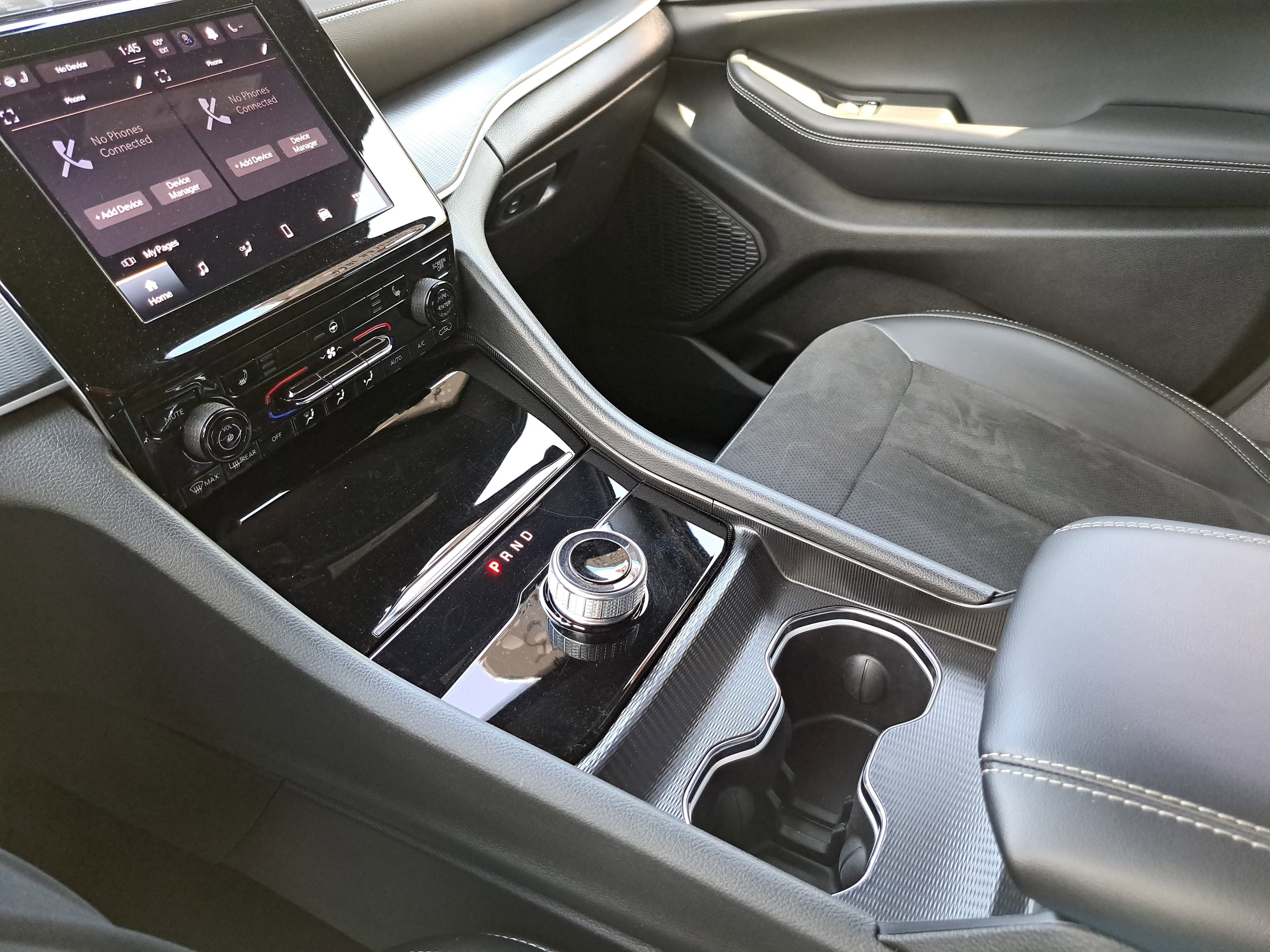 Used 2024 Jeep Grand Cherokee Altitude image 23