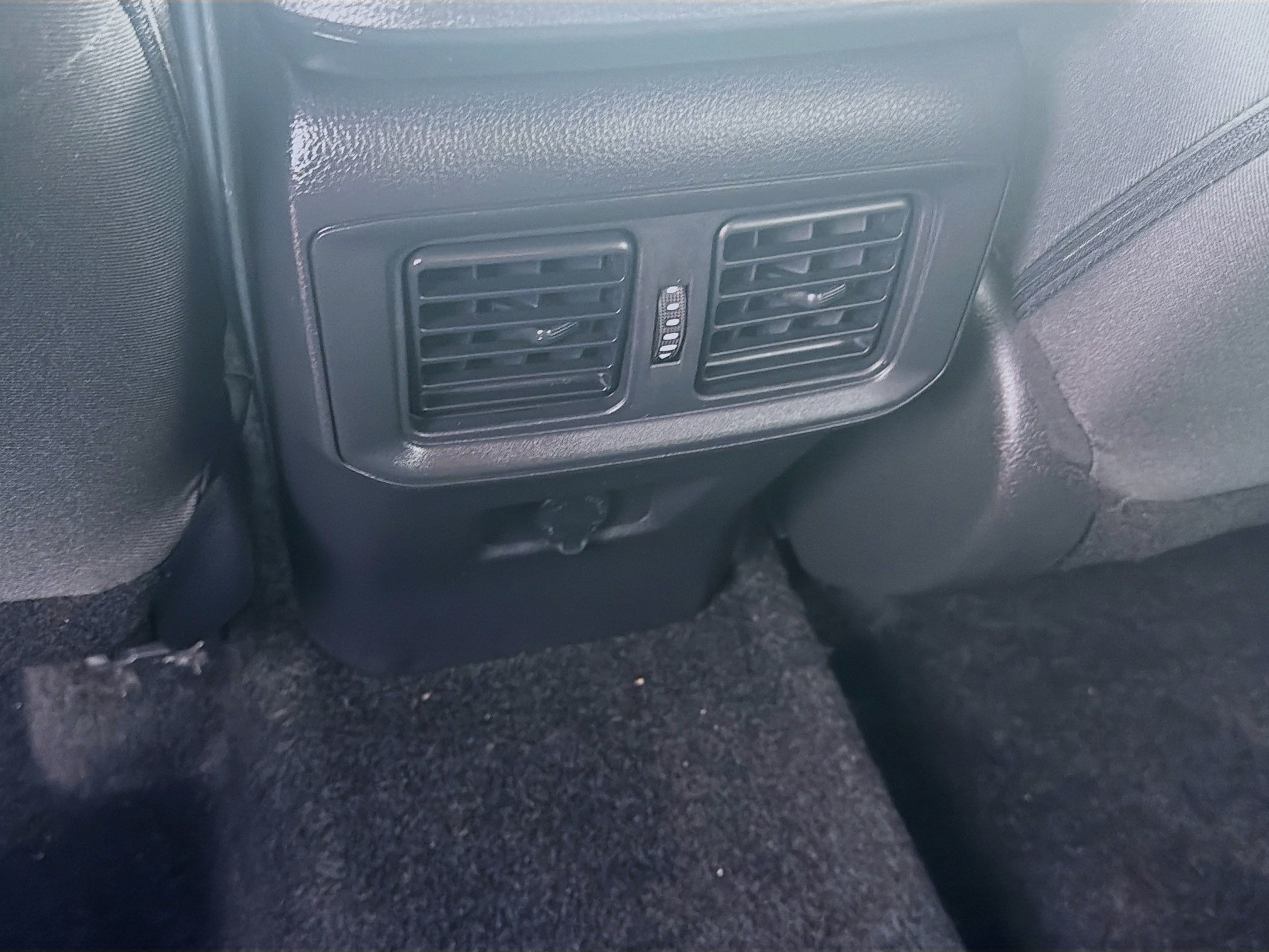 Used 2024 Toyota RAV4 LE FWD image 20