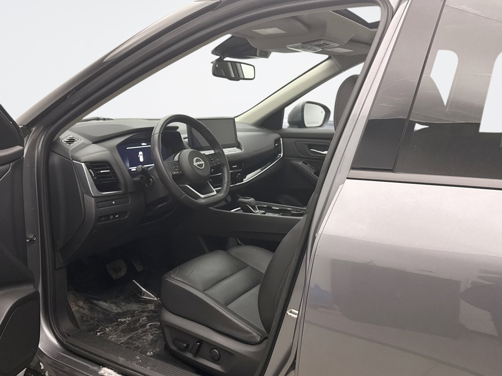 Used 2024 Nissan Rogue SL w/ SL Premium Package image 10