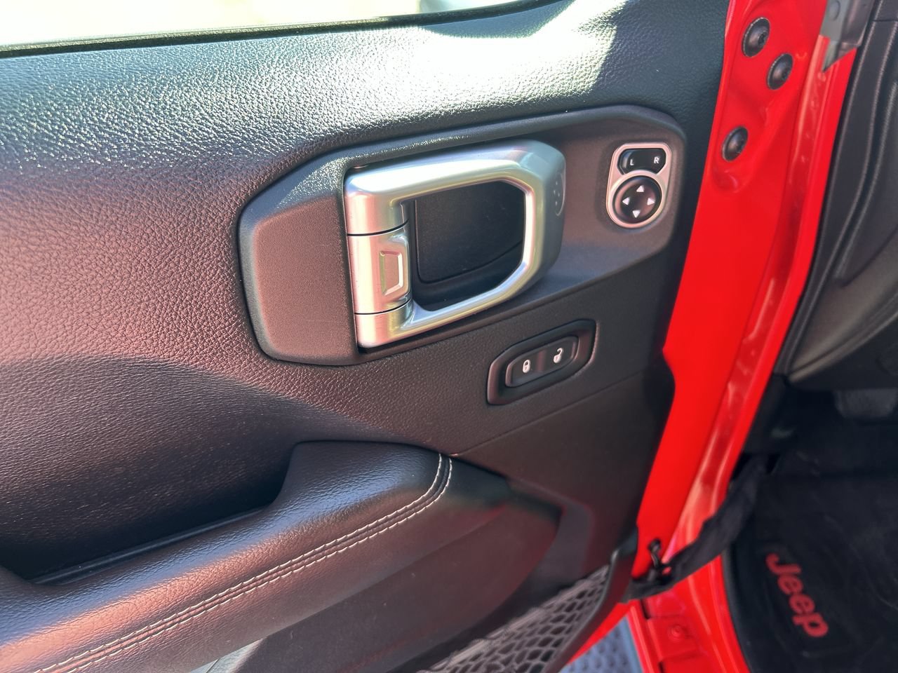 Used 2018 Jeep Wrangler Unlimited Rubicon AWD/4WD image 19