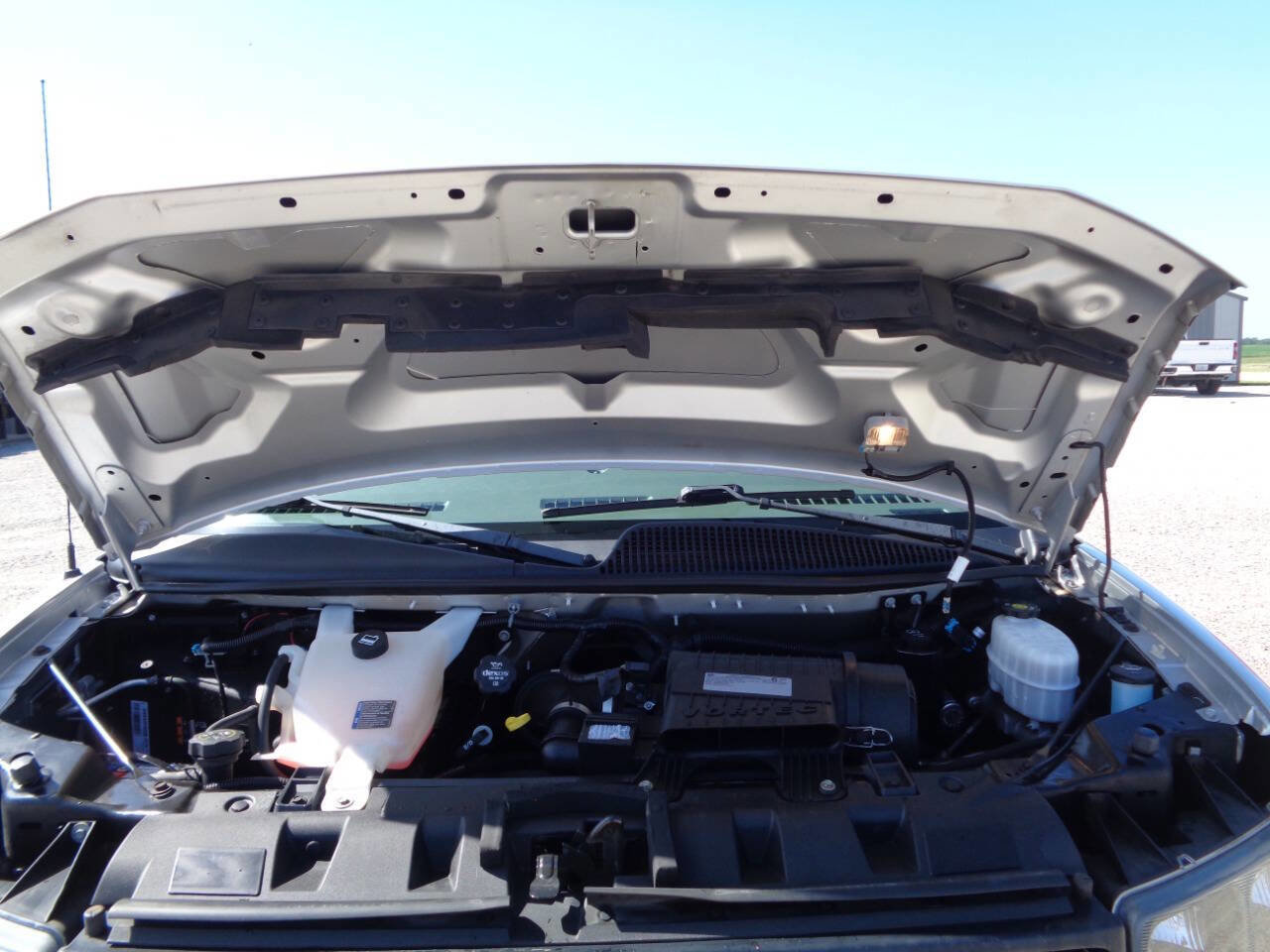 Used 2018 Chevrolet Express 2500 LT w/ LT Preferred Equipment Group RWD image 15