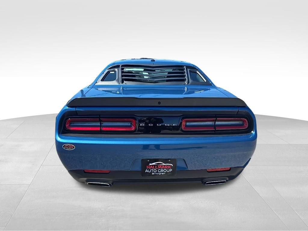 Used 2023 Dodge Challenger SXT image 4