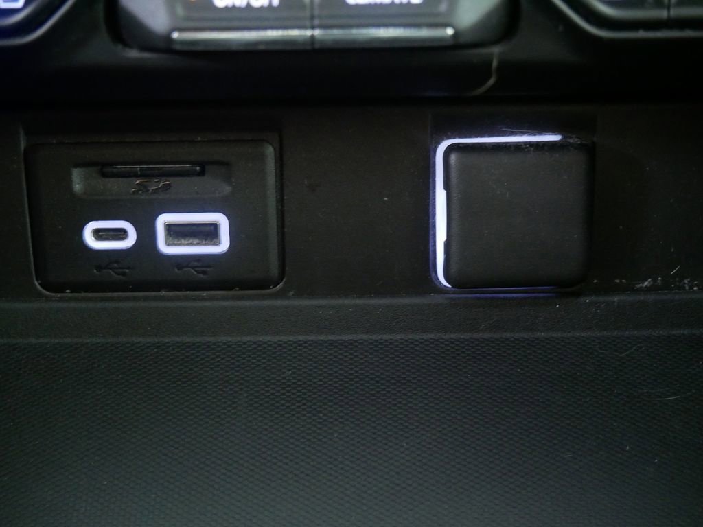 Used 2021 Chevrolet Tahoe High Country image 29