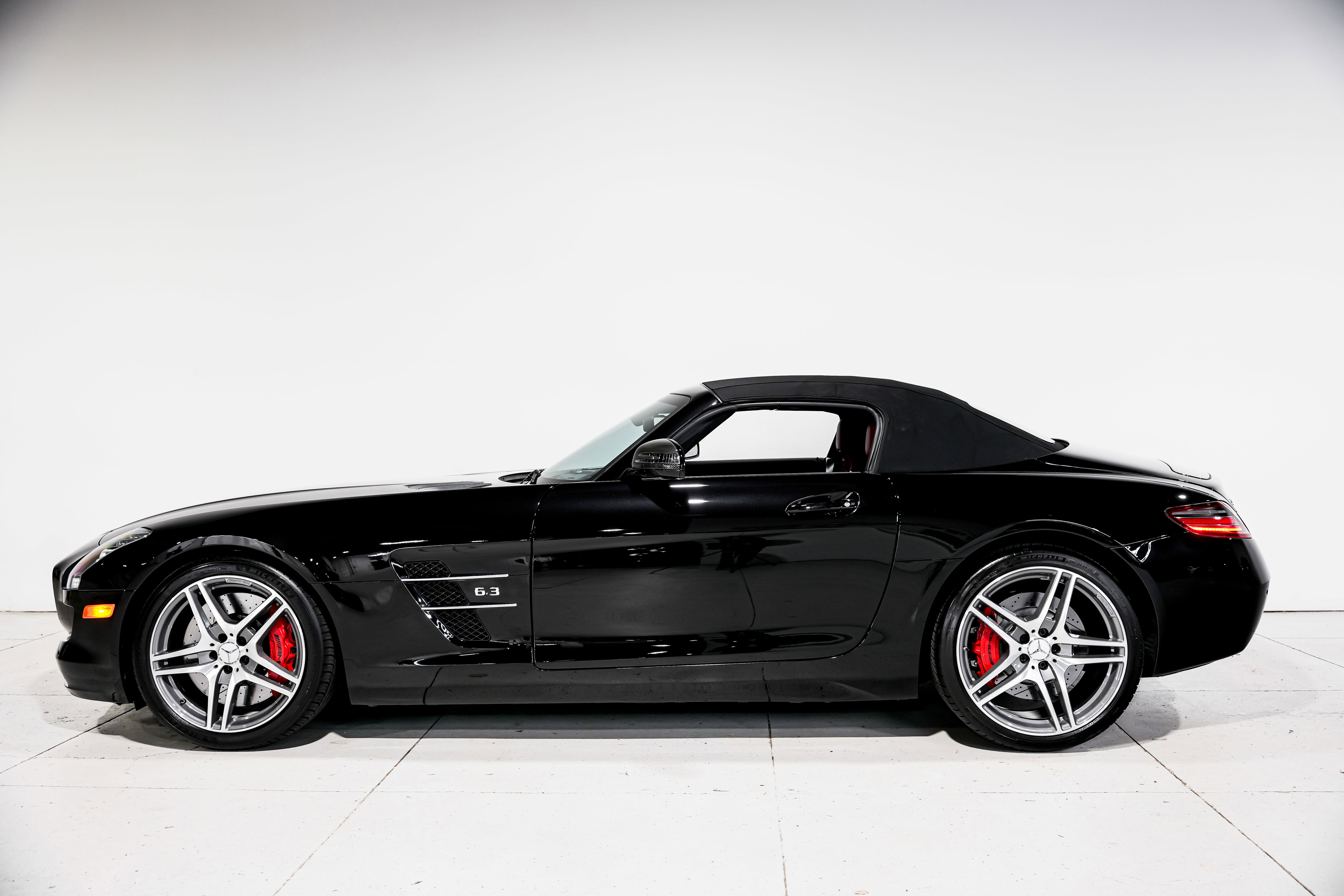 Used 2012 Mercedes-Benz SLS AMG Roadster image 7