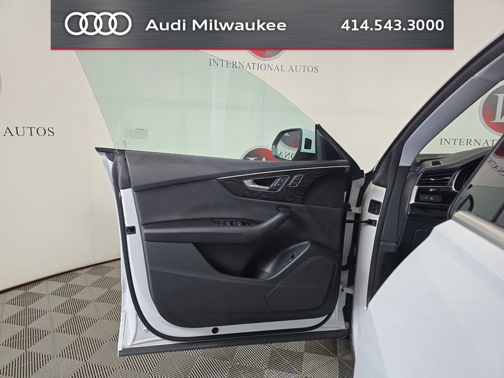 Used 2023 Audi Q8 Premium w/ Convenience Package AWD/4WD image 12