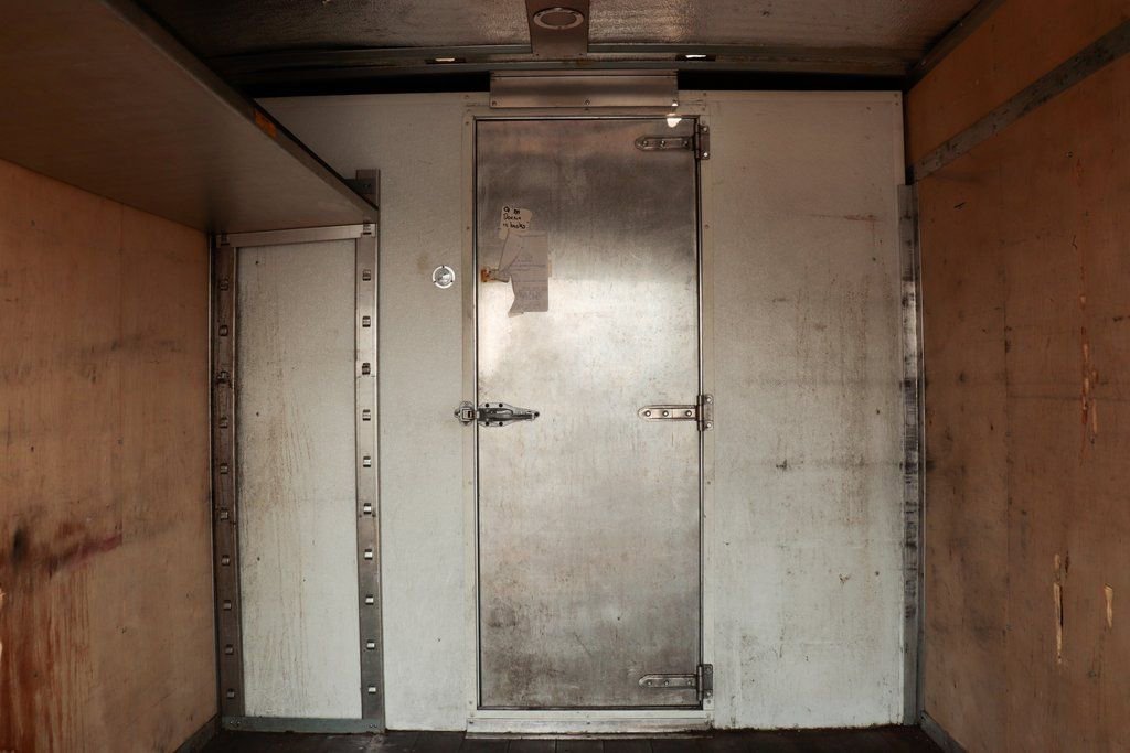 Used 2015 Chevrolet Express 4500 RWD image 10